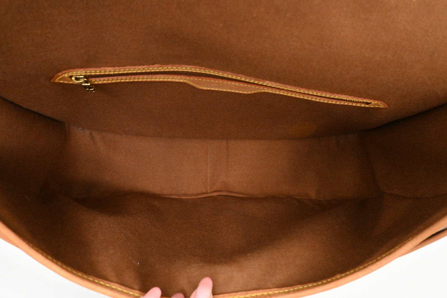 Louis Vuitton Gibeciere in Monogram Canvas