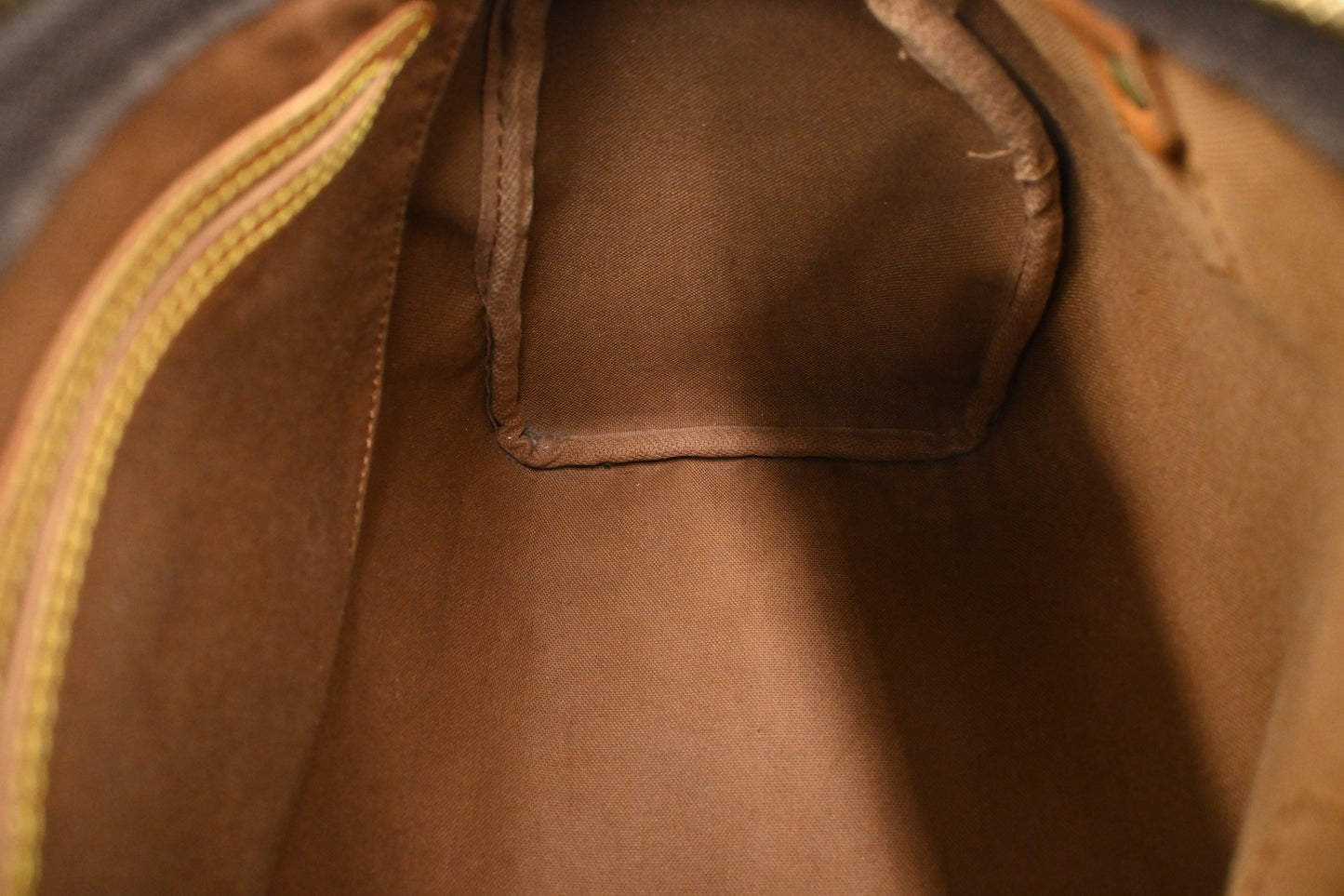 Louis Vuitton Speedy 25 in Monogram Canvas