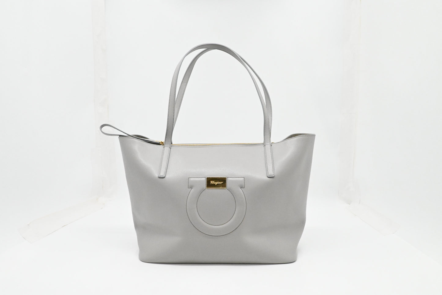Ferragamo Gancini City Tote in Gray Leather