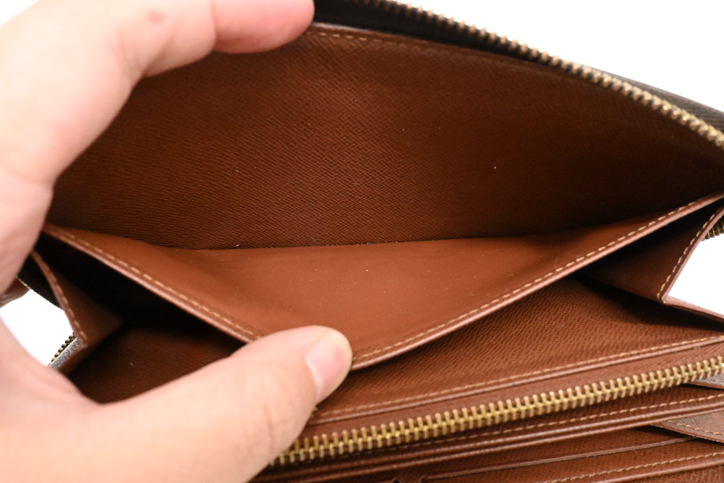 Louis Vuitton Zippy Wallet in Monogram Canvas