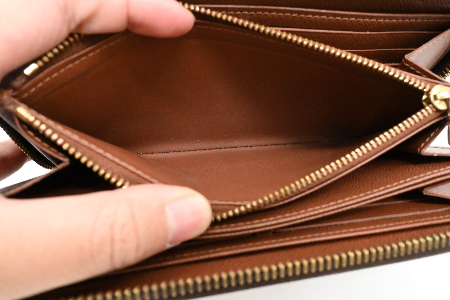 Louis Vuitton Zippy Wallet in Monogram Canvas