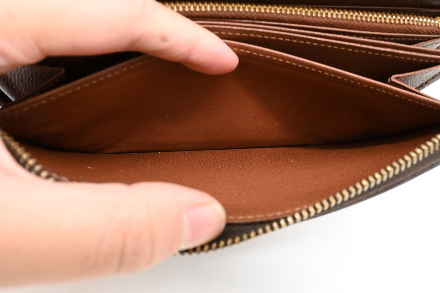 Louis Vuitton Zippy Wallet in Monogram Canvas