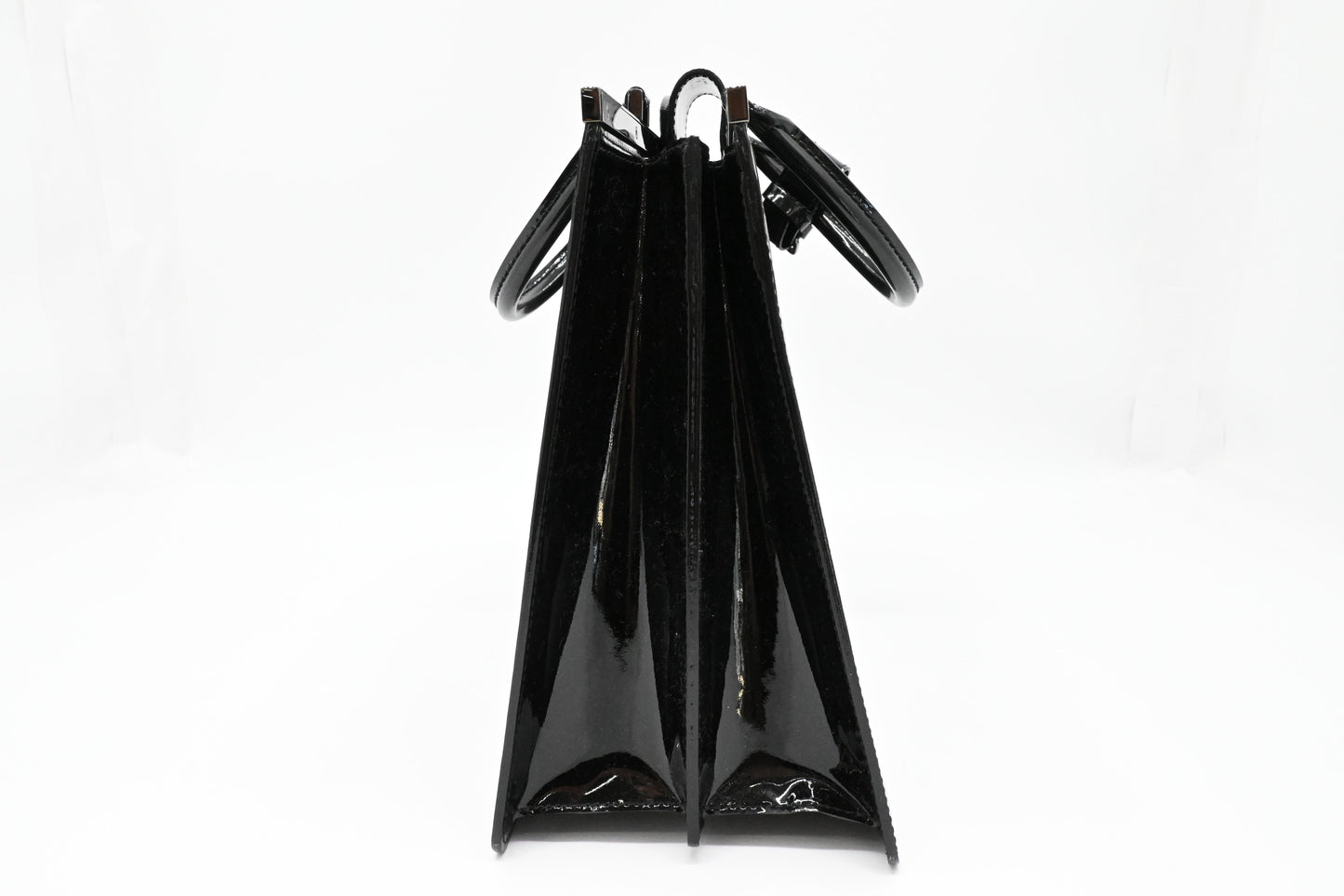 Louis Vuitton Deesse GM in Black Vernis Leather