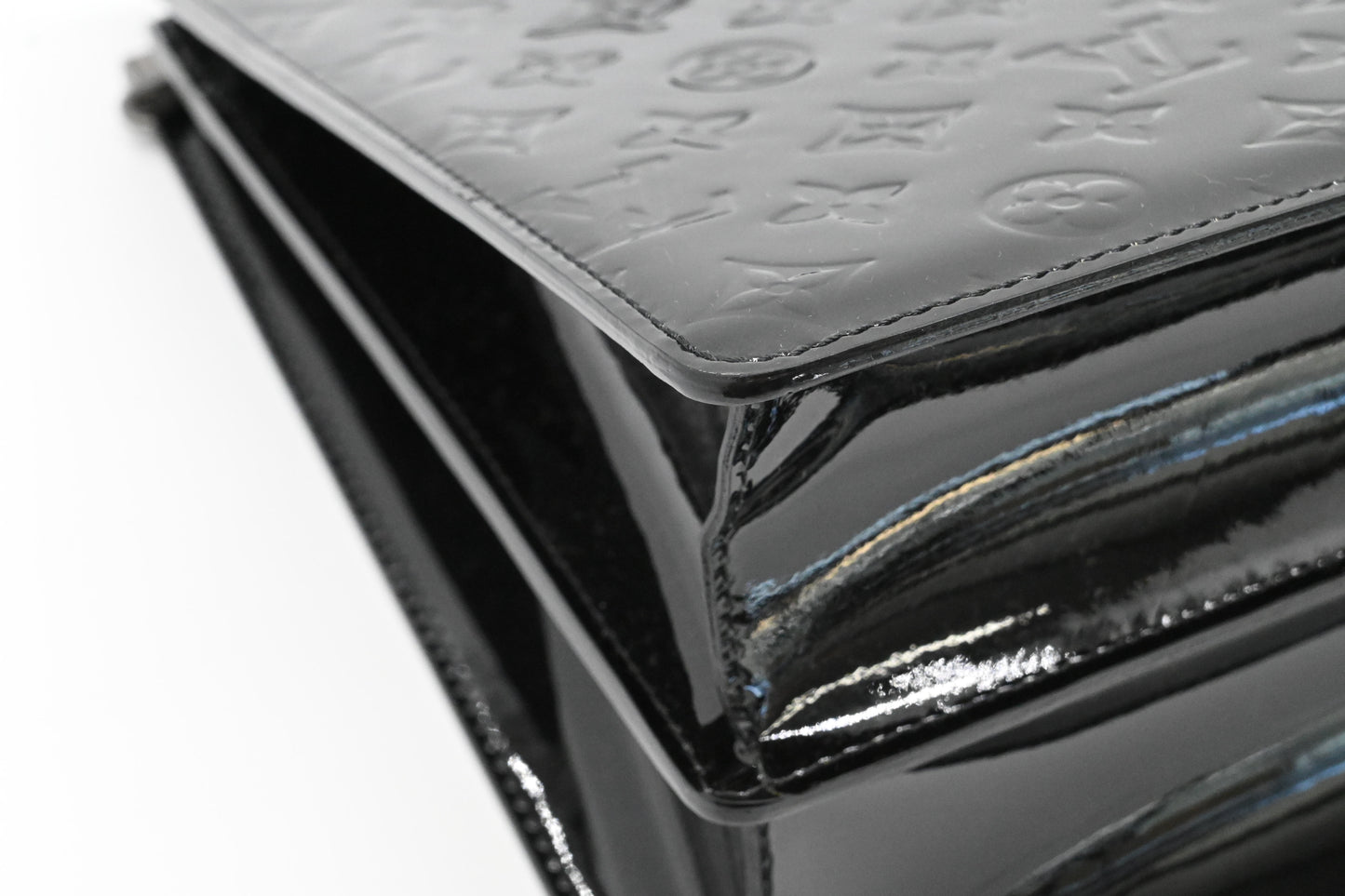 Louis Vuitton Deesse GM in Black Vernis Leather