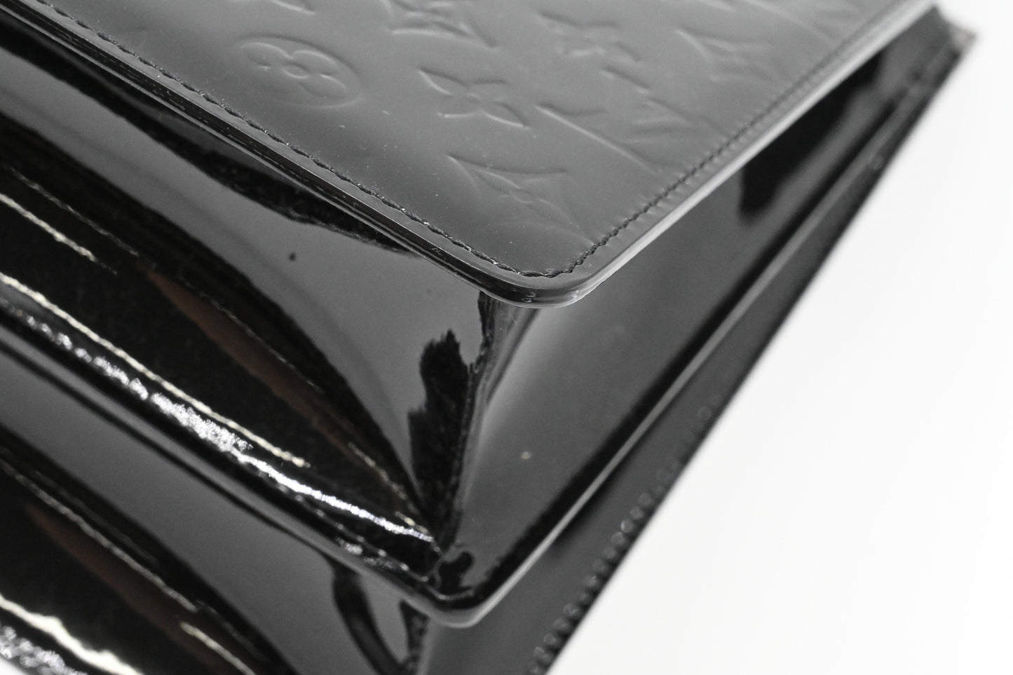 Louis Vuitton Deesse GM in Black Vernis Leather