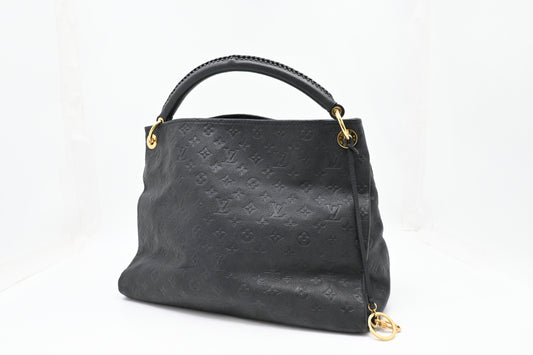 Louis Vuitton Artsy MM in Bleu Infini Empreinte Leather