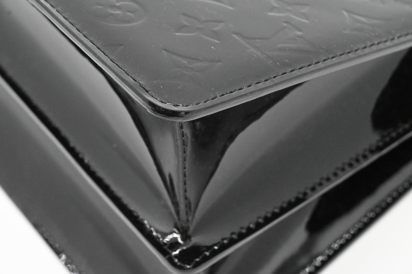 Louis Vuitton Deesse GM in Black Vernis Leather