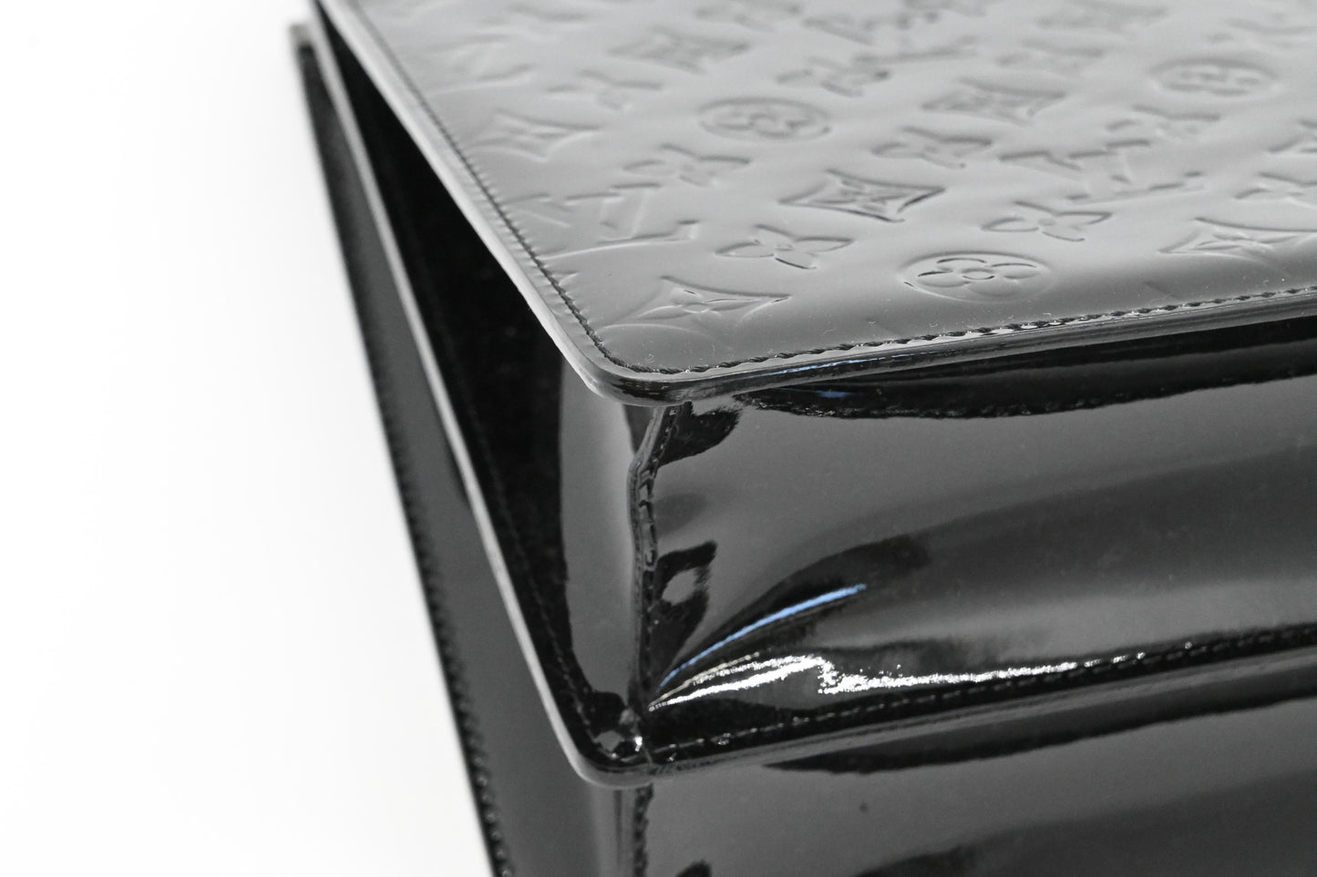 Louis Vuitton Deesse GM in Black Vernis Leather