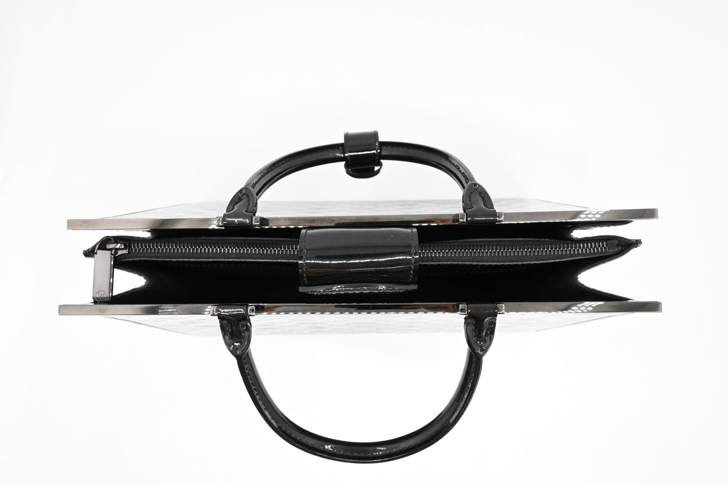 Louis Vuitton Deesse GM in Black Vernis Leather