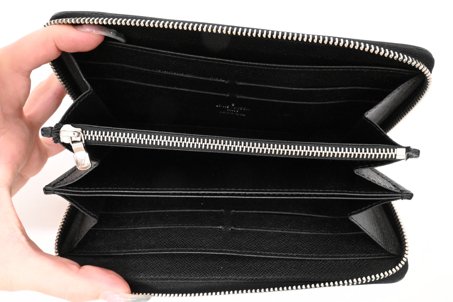 Louis Vuitton Zippy Wallet in Black Epi Leather