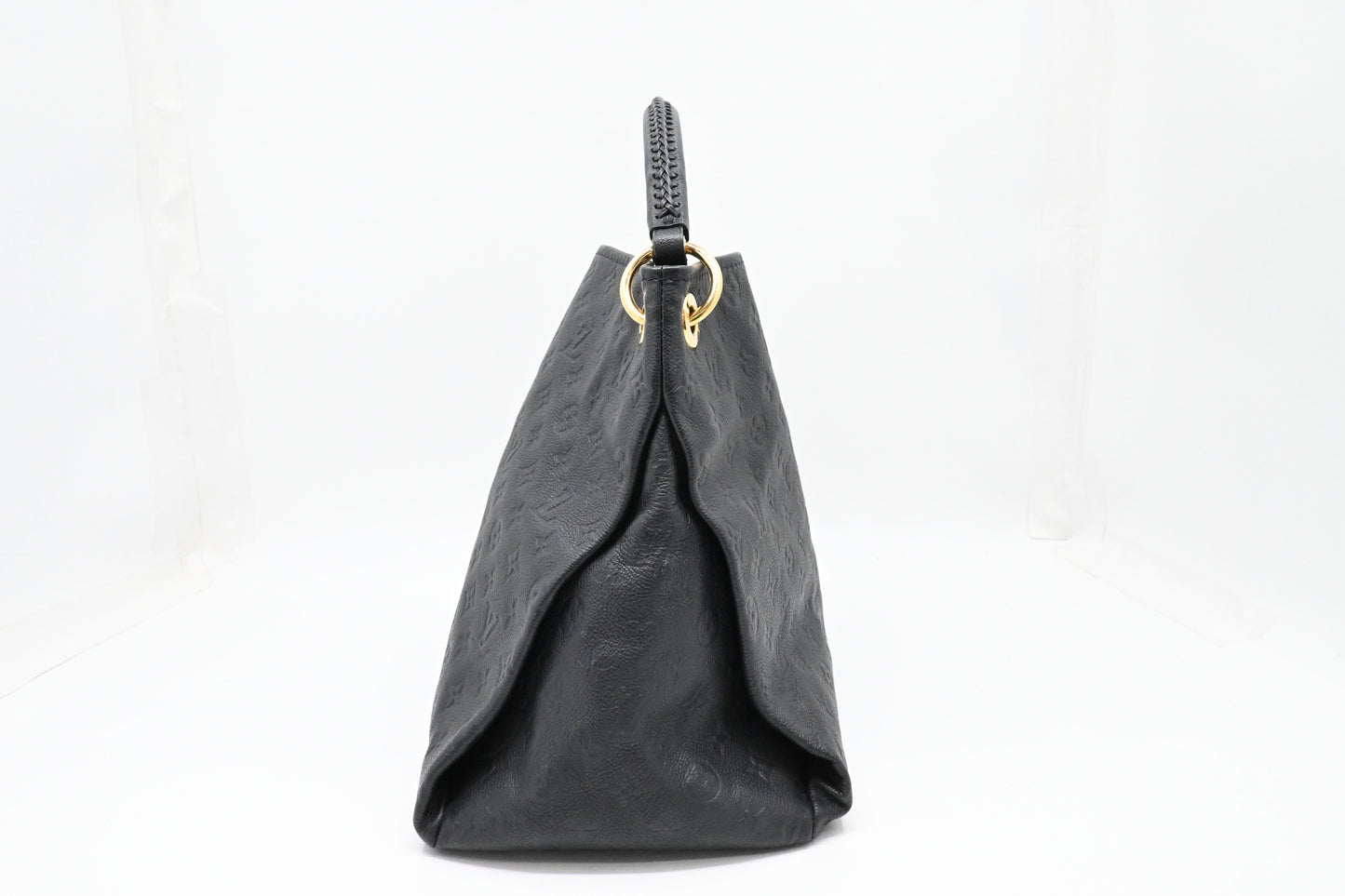 Louis Vuitton Artsy MM in Bleu Infini Empreinte Leather