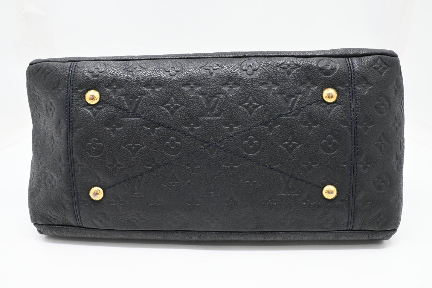 Louis Vuitton Artsy MM in Bleu Infini Empreinte Leather