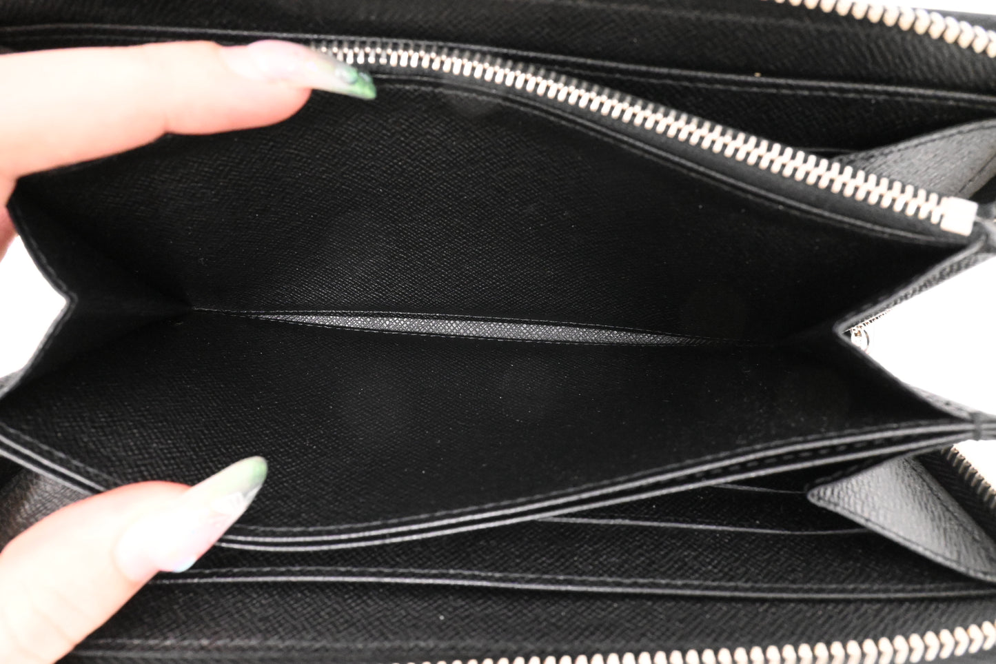 Louis Vuitton Zippy Wallet in Black Epi Leather
