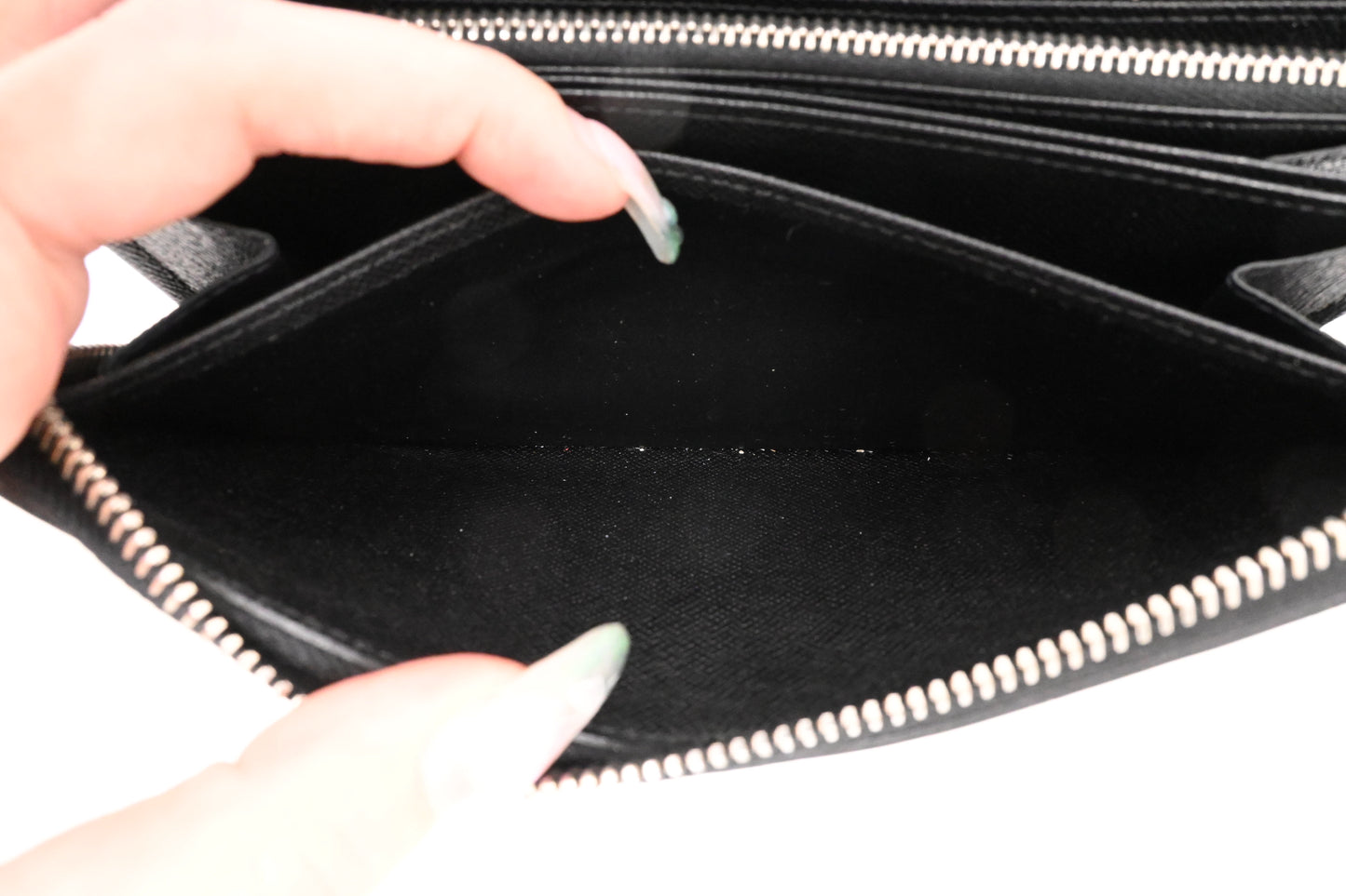 Louis Vuitton Zippy Wallet in Black Epi Leather
