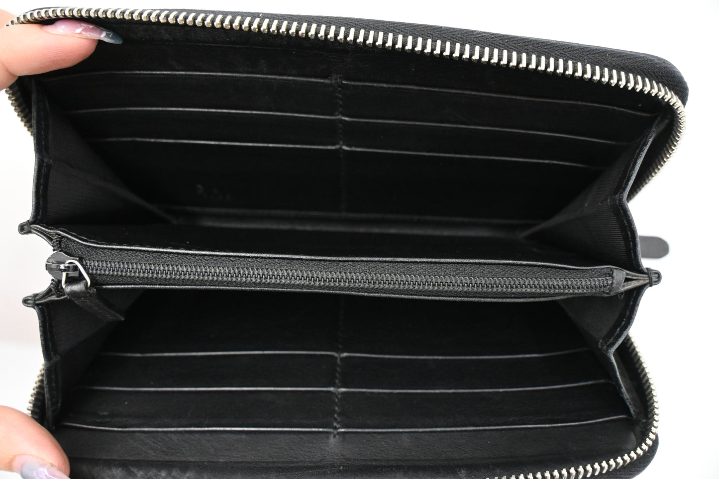 Gucci Long Wallet in Black Microguccissima Leather
