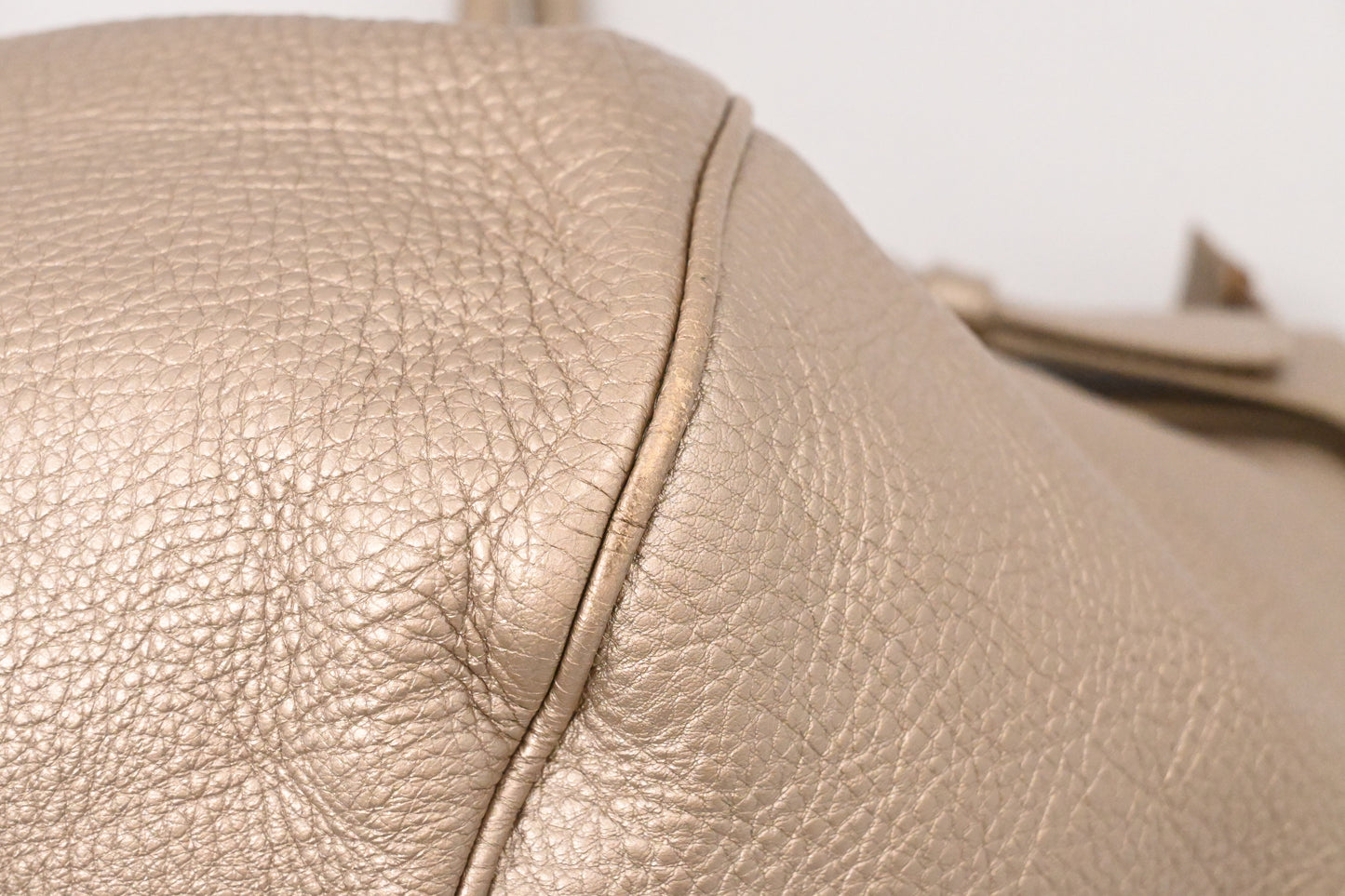 Ferragamo Tote Bag Gancini in Champagne Leather