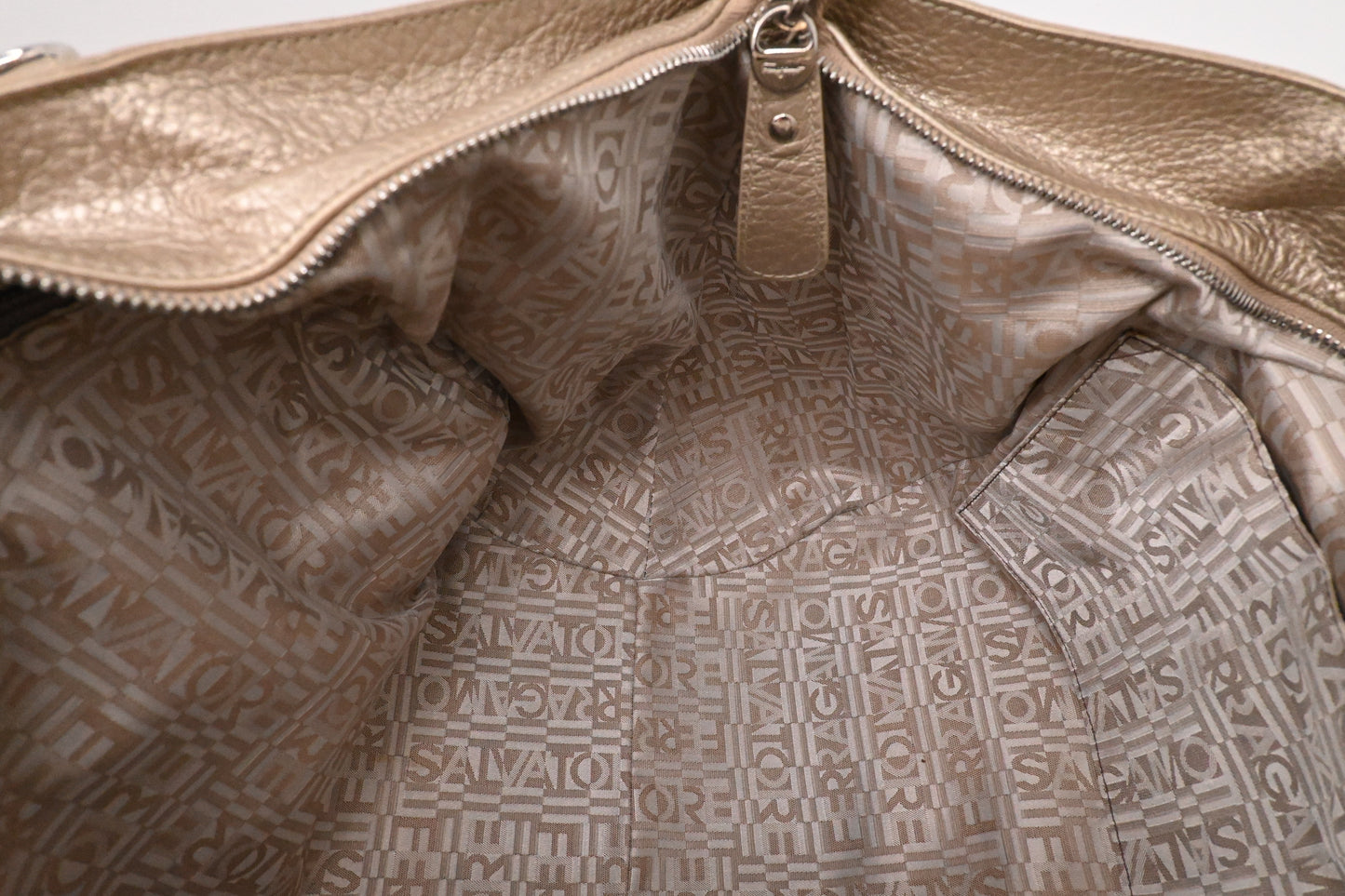 Ferragamo Tote Bag Gancini in Champagne Leather