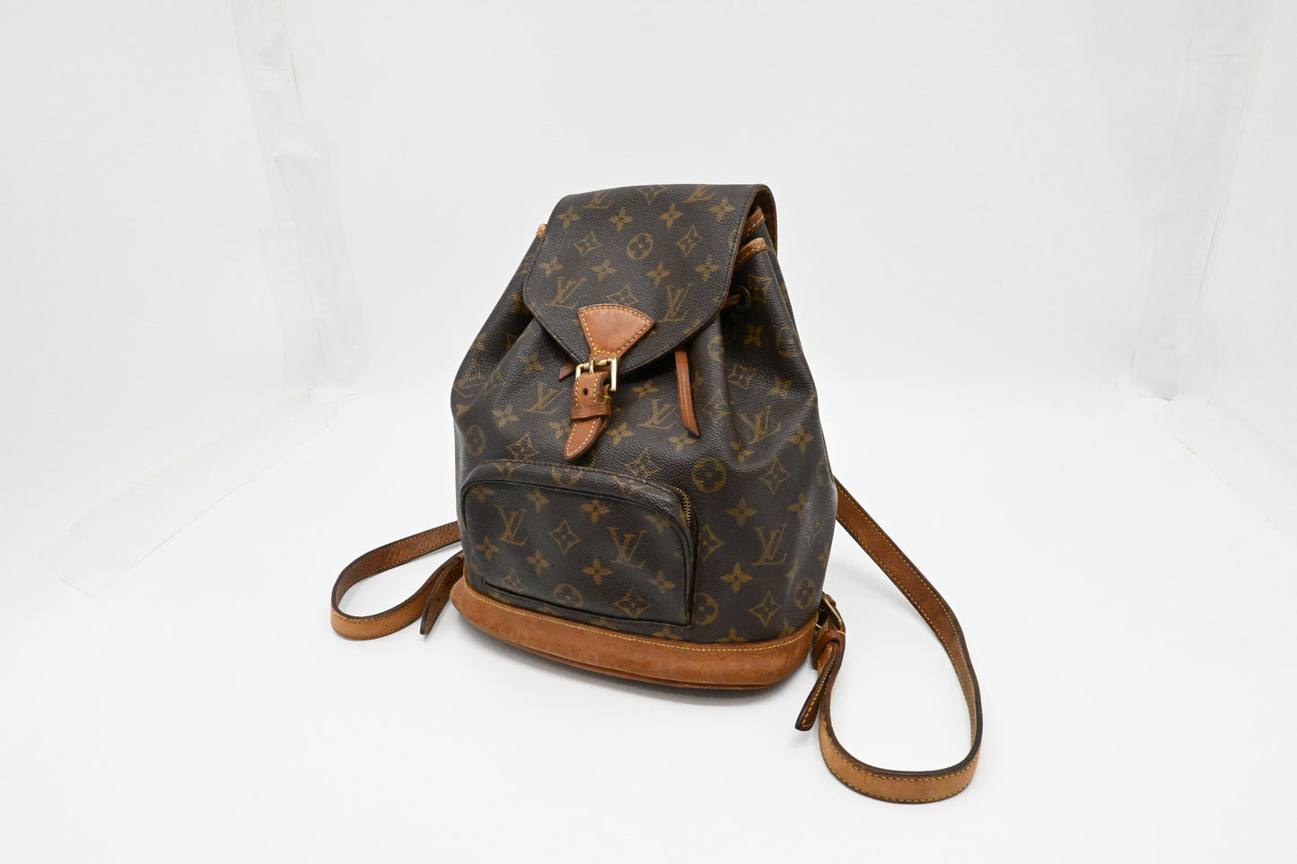Louis Vuitton Montsouris PM in Monogram Canvas