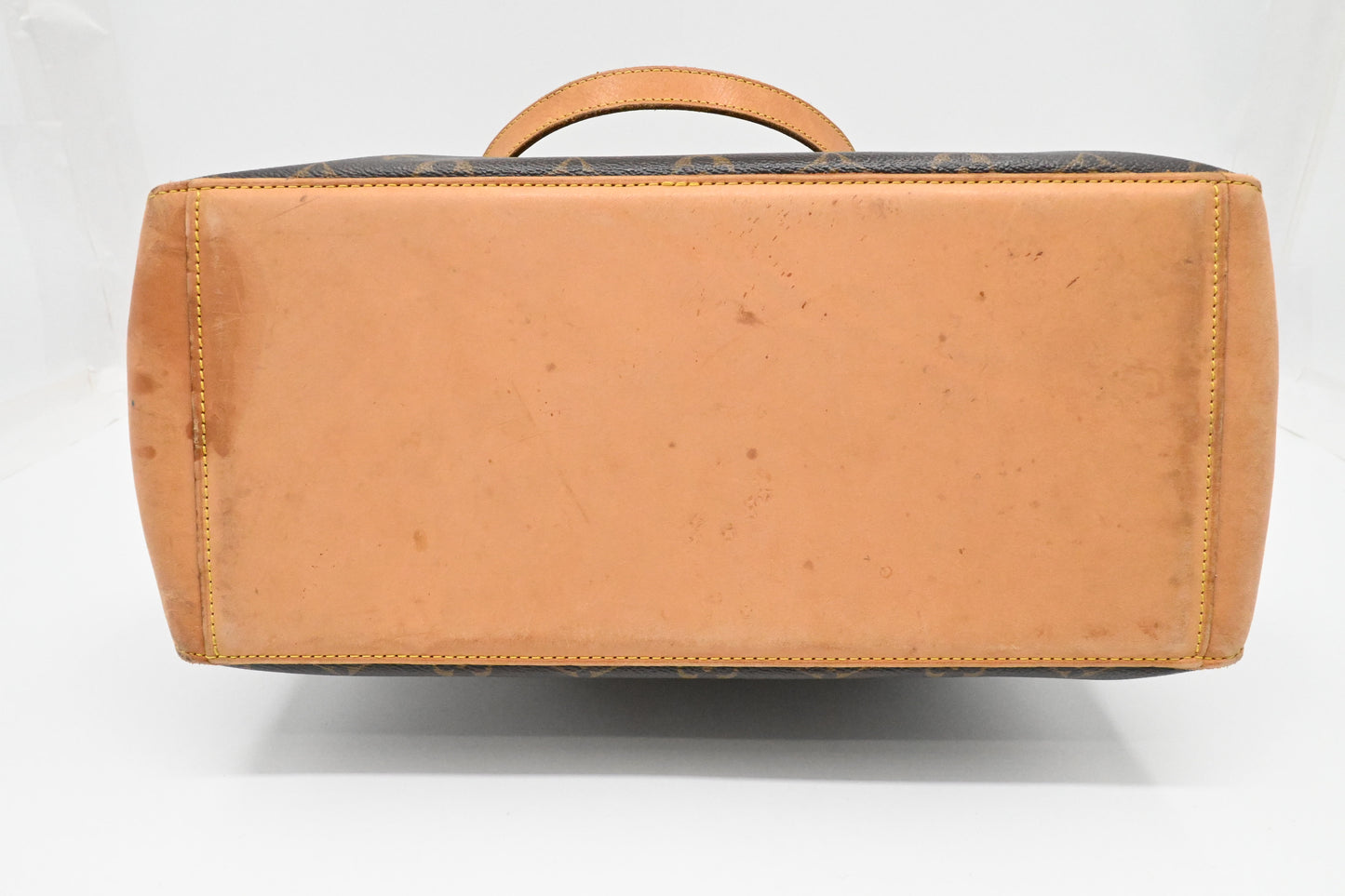 Louis Vuitton Cabas Mezzo in Monogram Canvas