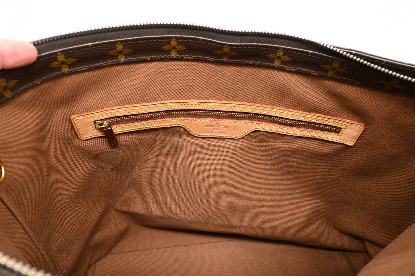 Louis Vuitton Cabas Mezzo in Monogram Canvas