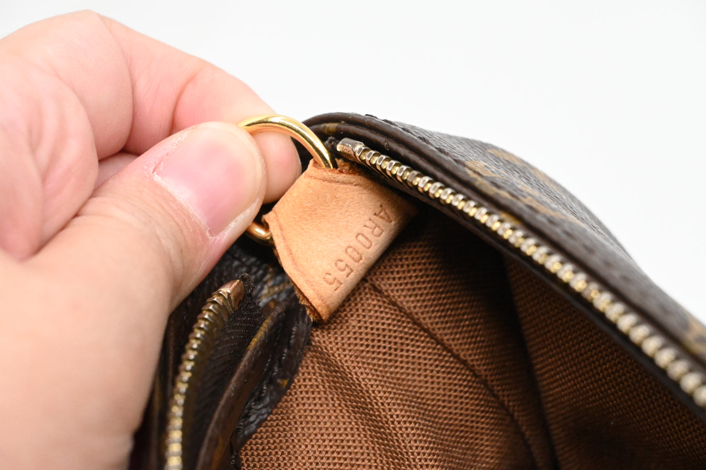 Louis Vuitton Cabas Mezzo in Monogram Canvas