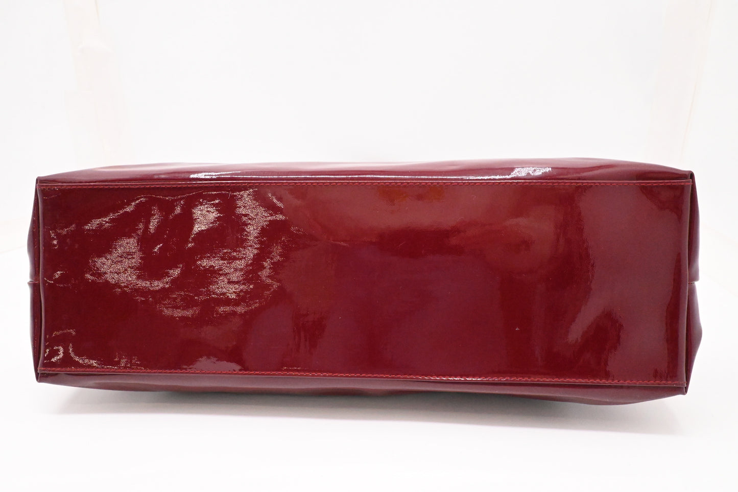 Ferragamo Shoulder Bag in Burgundy Patent Leather