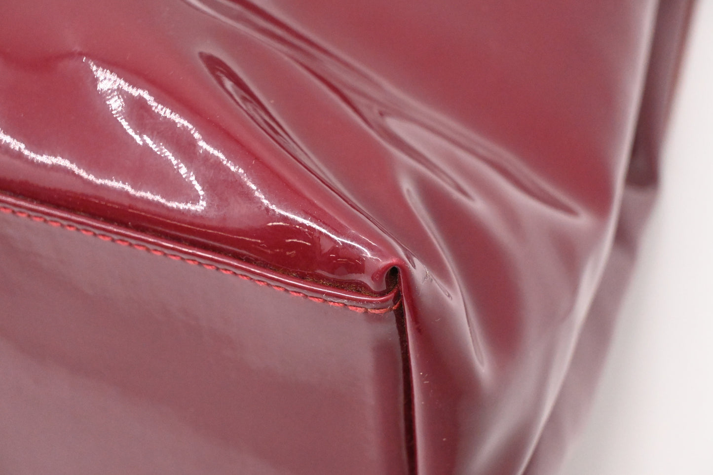 Ferragamo Shoulder Bag in Burgundy Patent Leather