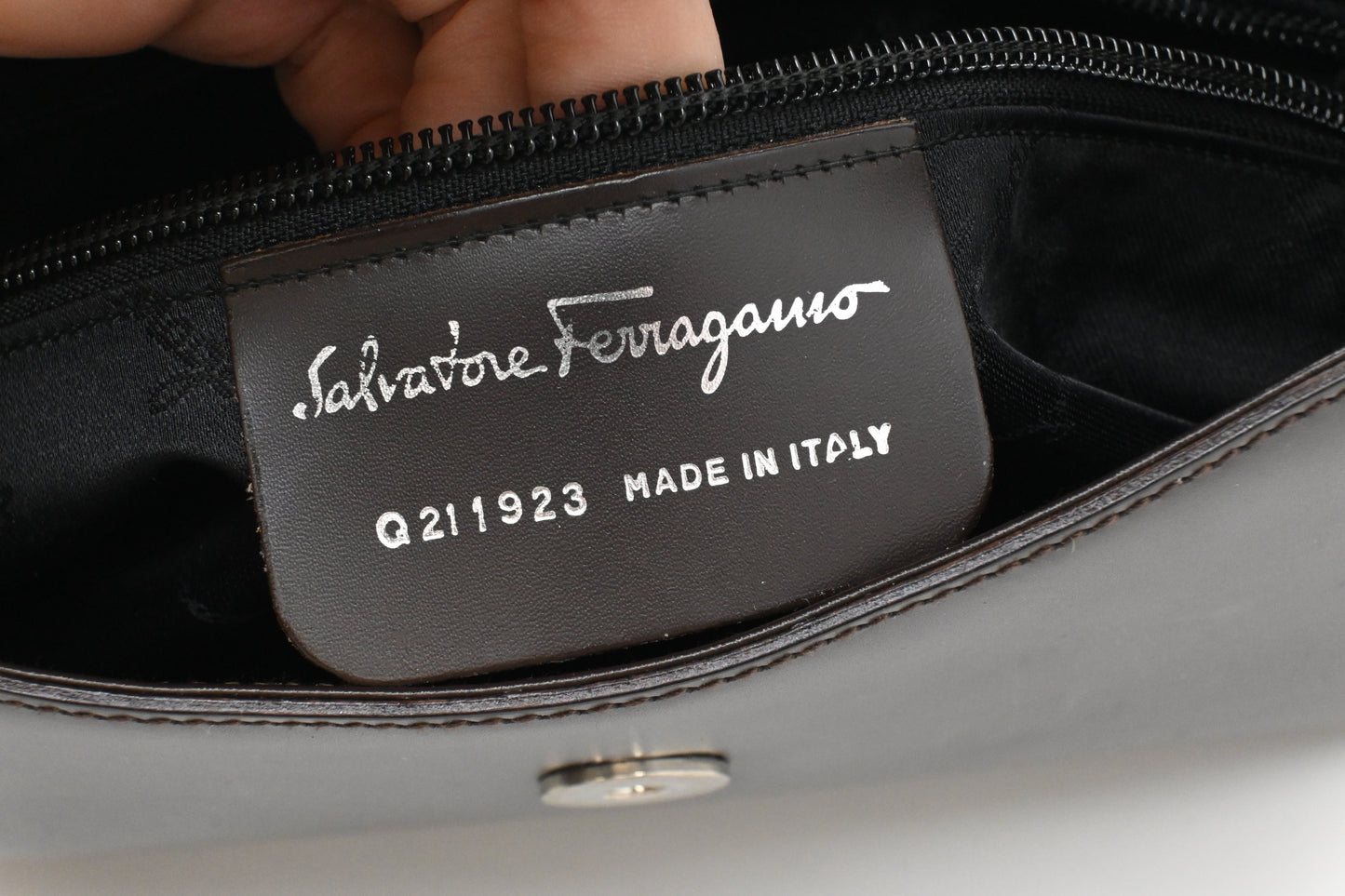Ferragamo Shoulder Bag in Chocolate Brown Leather