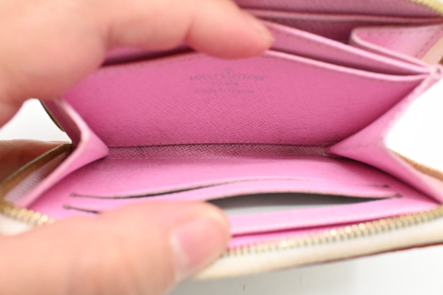 Louis Vuitton Zippy Coin Case in White Multicolor Canvas