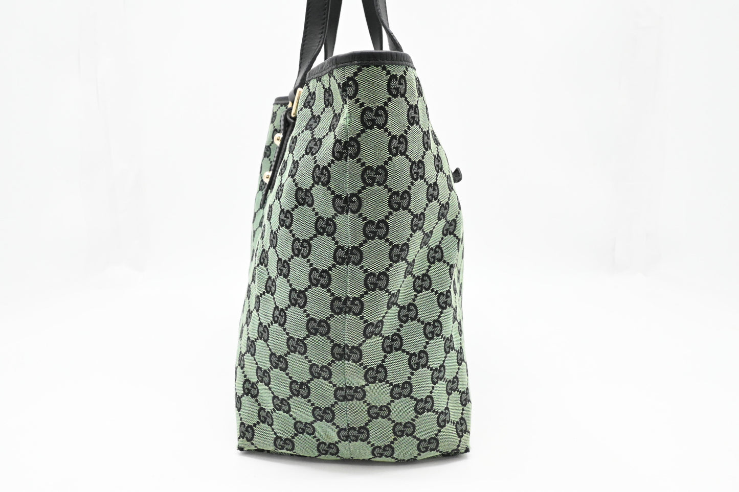 Gucci Shoulder Bag in Green GG Canvas
