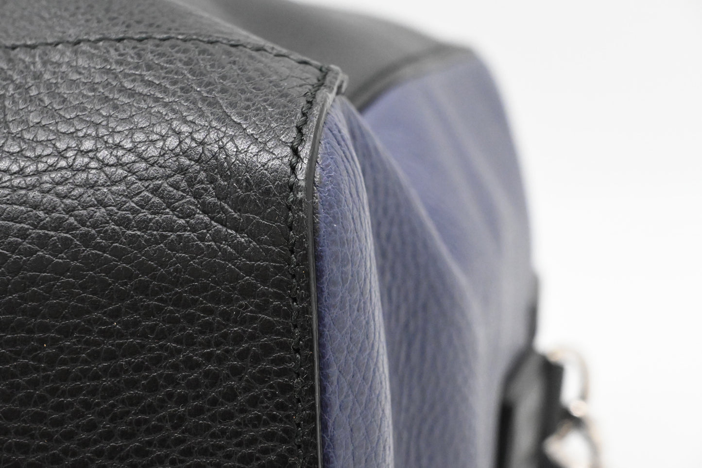 Gucci Cosmopolis Travel Bag in Black & Blue Leather