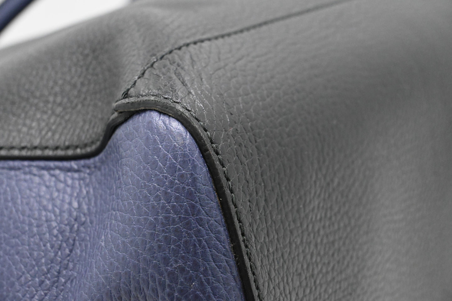 Gucci Cosmopolis Travel Bag in Black & Blue Leather