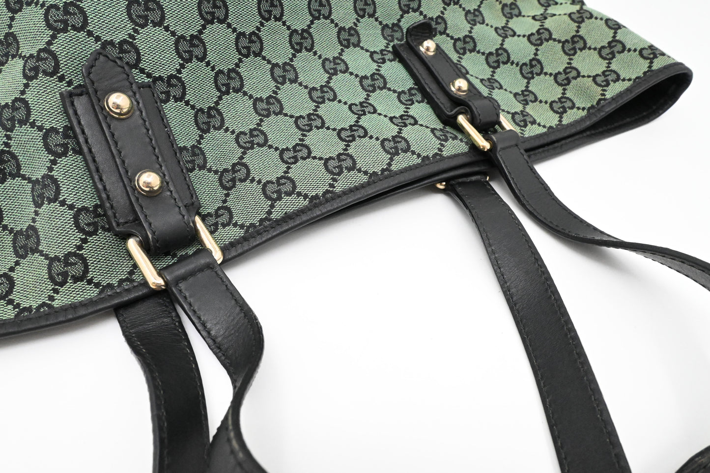 Gucci Shoulder Bag in Green GG Canvas