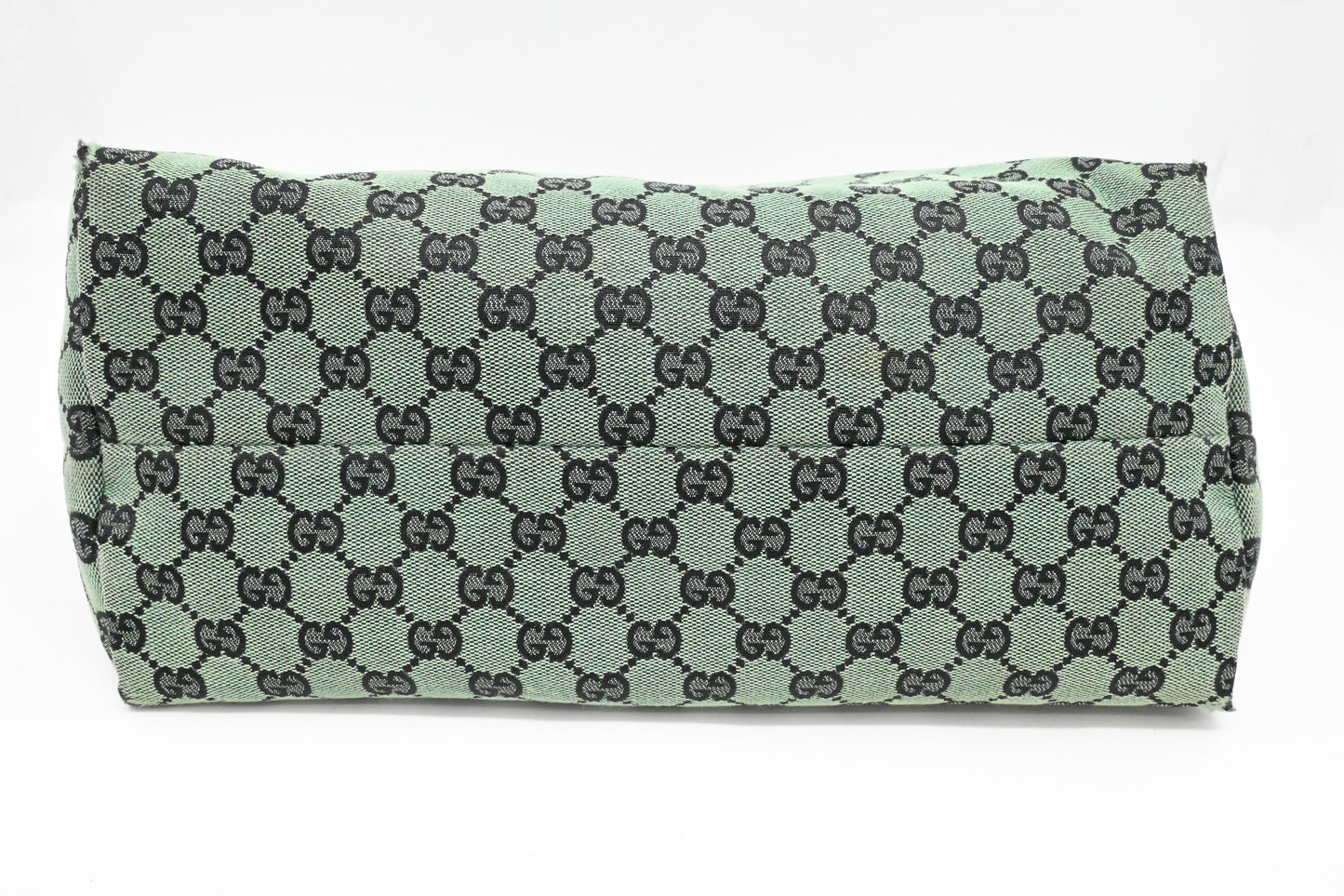 Gucci Shoulder Bag in Green GG Canvas
