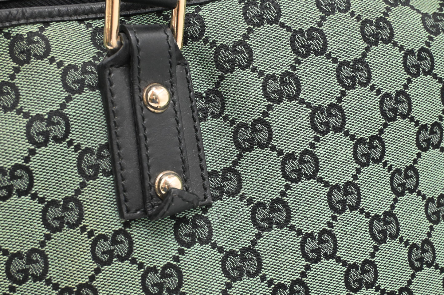 Gucci Shoulder Bag in Green GG Canvas