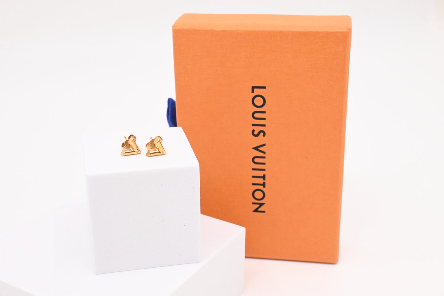 Louis Vuitton Essential V Earrings