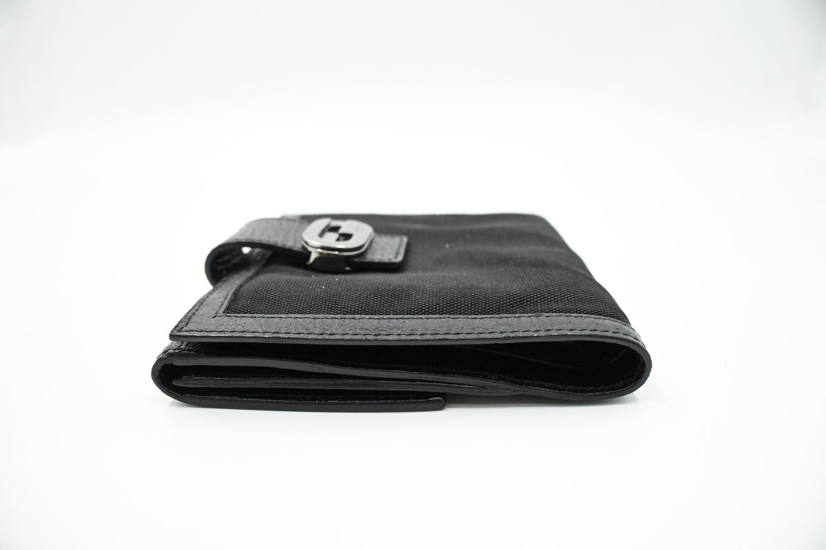 Gucci Compact Wallet in Black Leather and Canvas