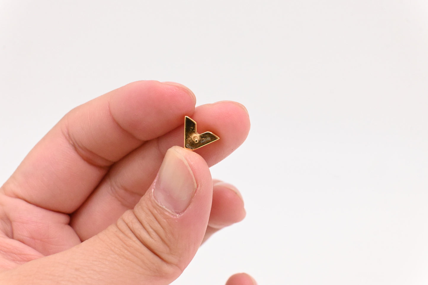 Louis Vuitton Essential V Earrings