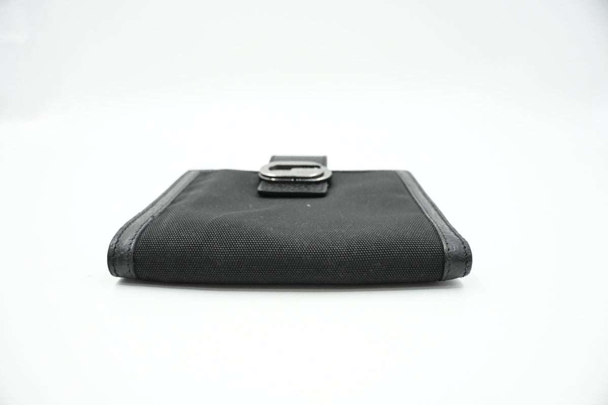 Gucci Compact Wallet in Black Leather and Canvas