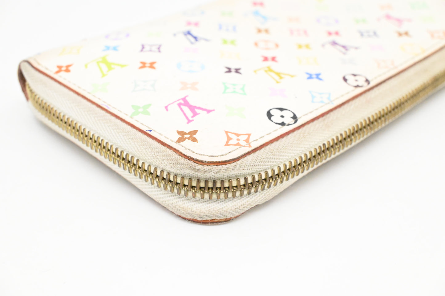 Louis Vuitton Long Zippy Wallet in White Multicolor Canvas