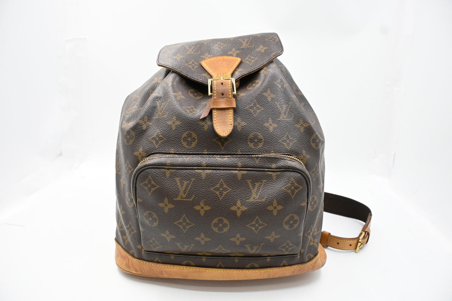 Louis Vuitton Montsouris GM in Monogram Canvas