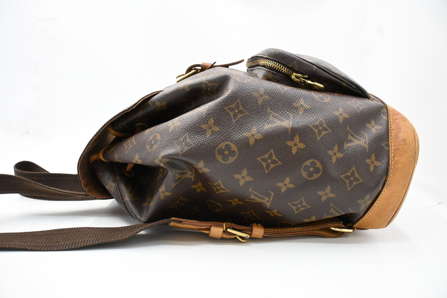 Louis Vuitton Montsouris GM in Monogram Canvas