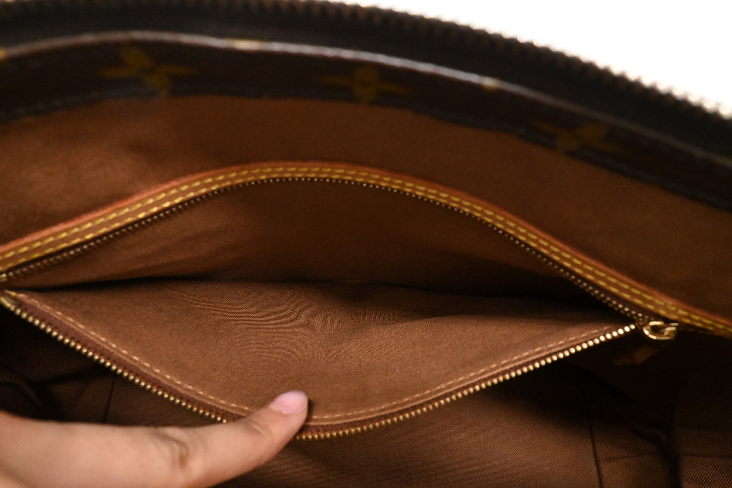 Louis Vuitton Cabas Mezzo in Monogram Canvas
