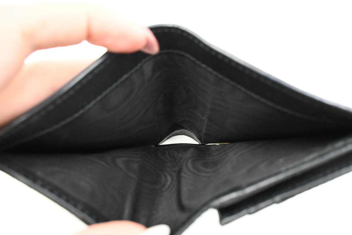 Gucci Compact Wallet in Black Guccissima Leather