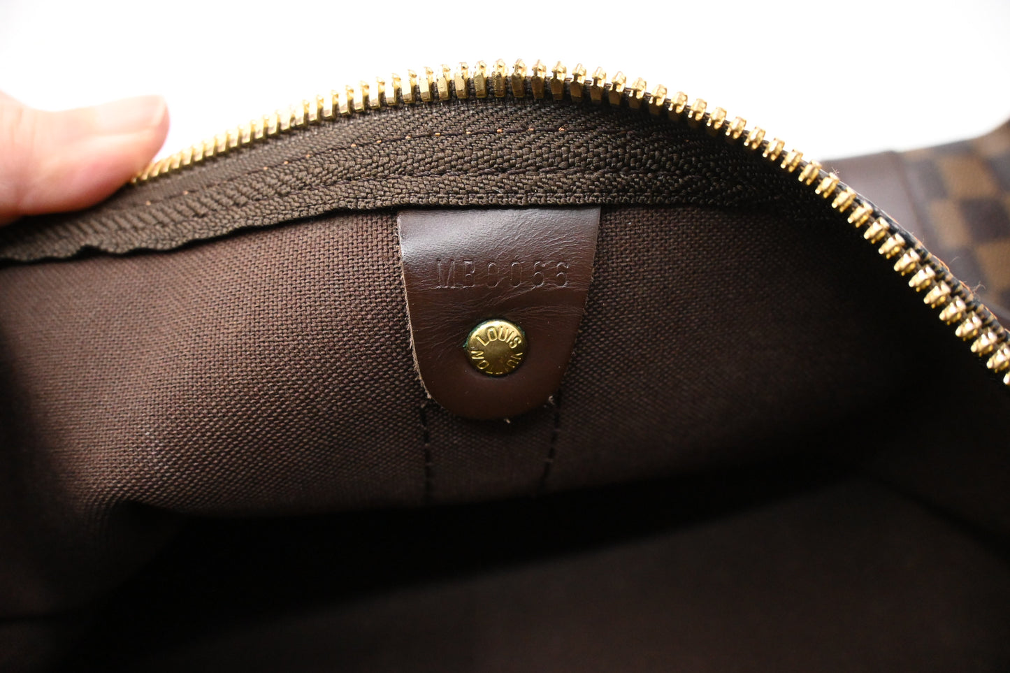 Louis Vuitton Keepall 50 in Damier Ebene Canvas