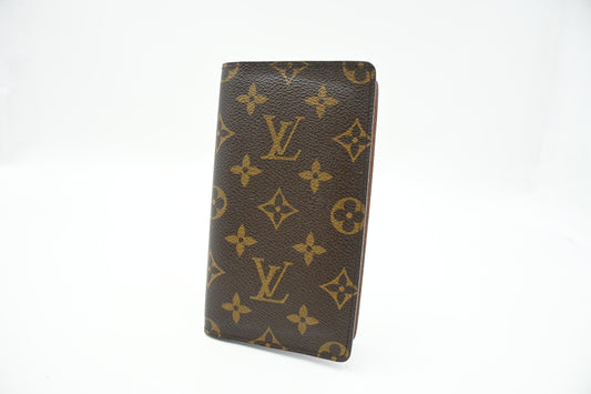 Louis Vuitton Bifold Wallet in Monogram Canvas