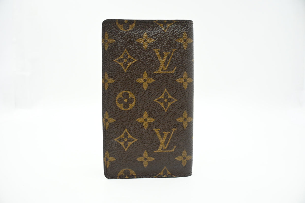 Louis Vuitton Bifold Wallet in Monogram Canvas