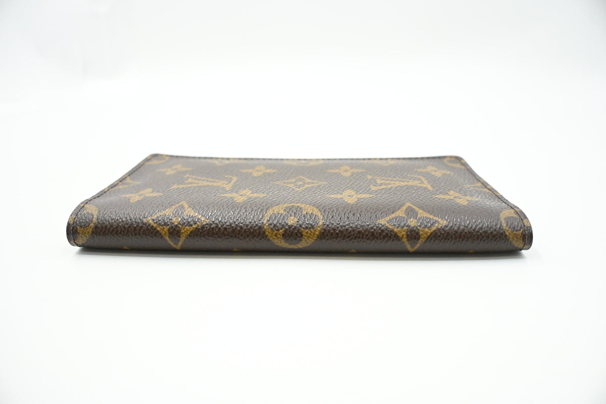 Louis Vuitton Bifold Wallet in Monogram Canvas