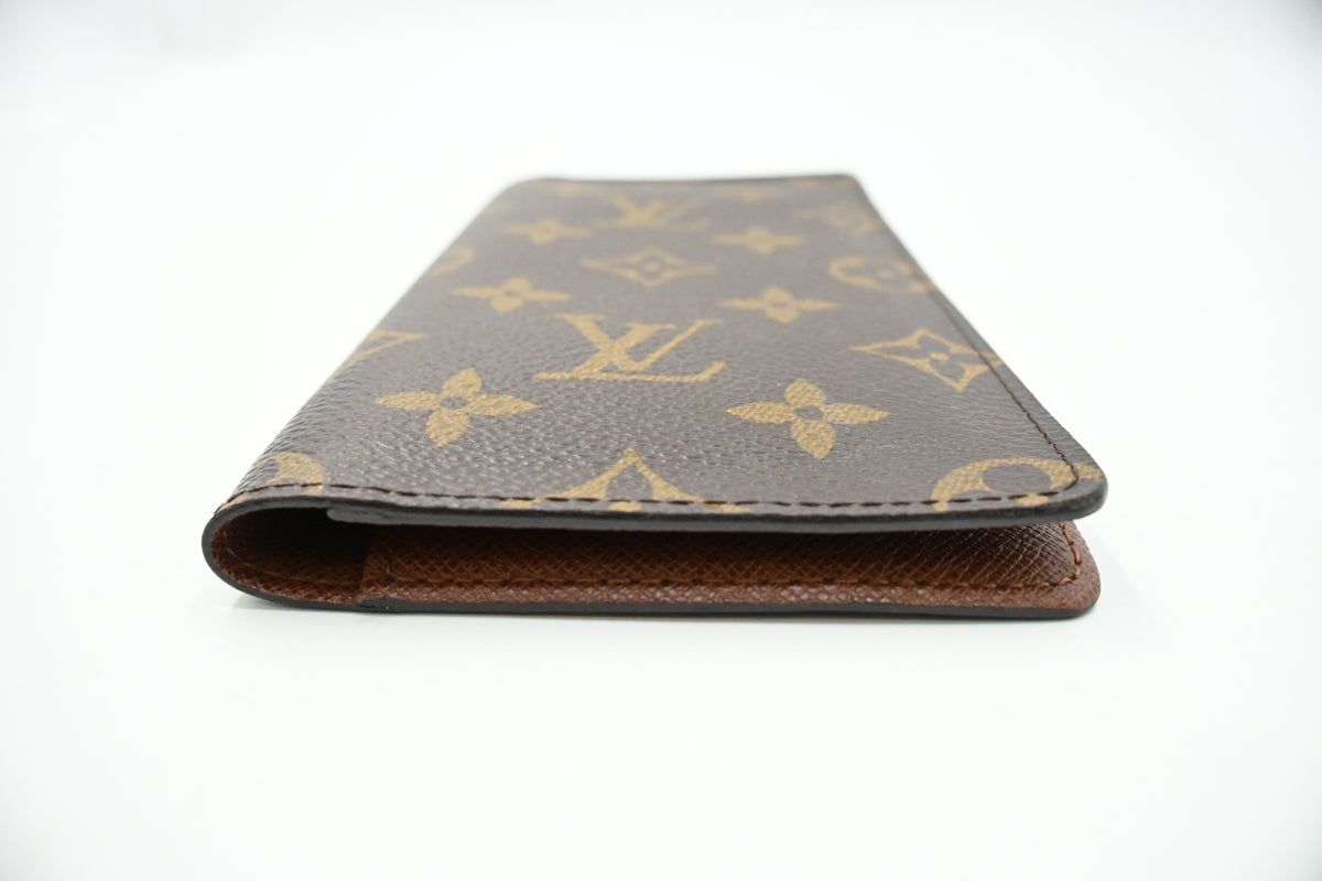 Louis Vuitton Bifold Wallet in Monogram Canvas