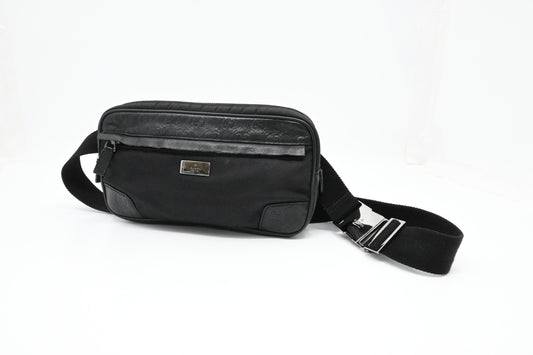 Gucci Bumbag in Black Guccissima Leather